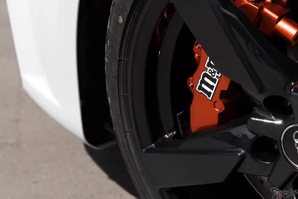 Audi TTRS. Окрас суппортов в оранжевый кенди с логотипом и окрас дисков!